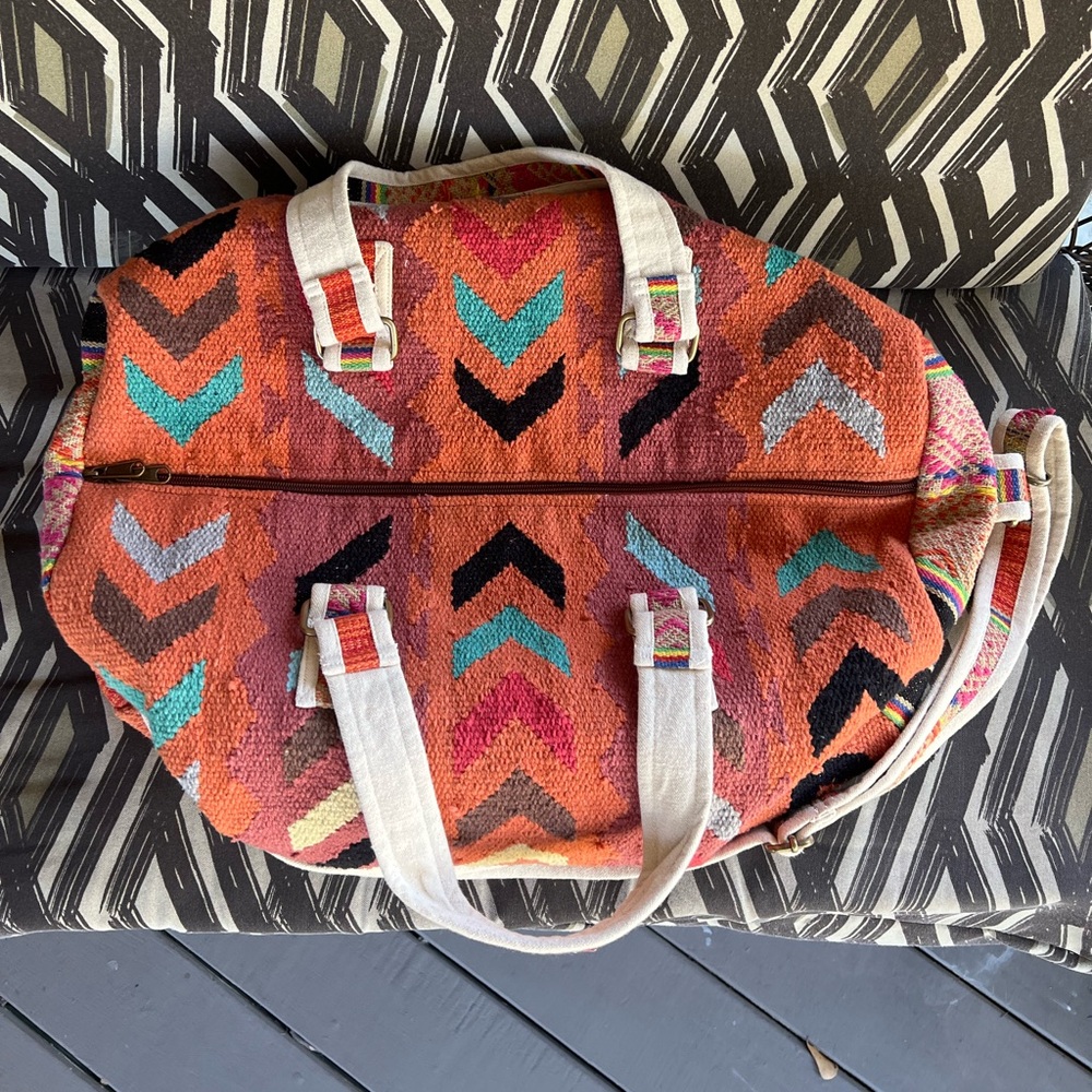 Panache Apparel Colorful Chevron Patterned Women's Bag - Picture 6 of 8